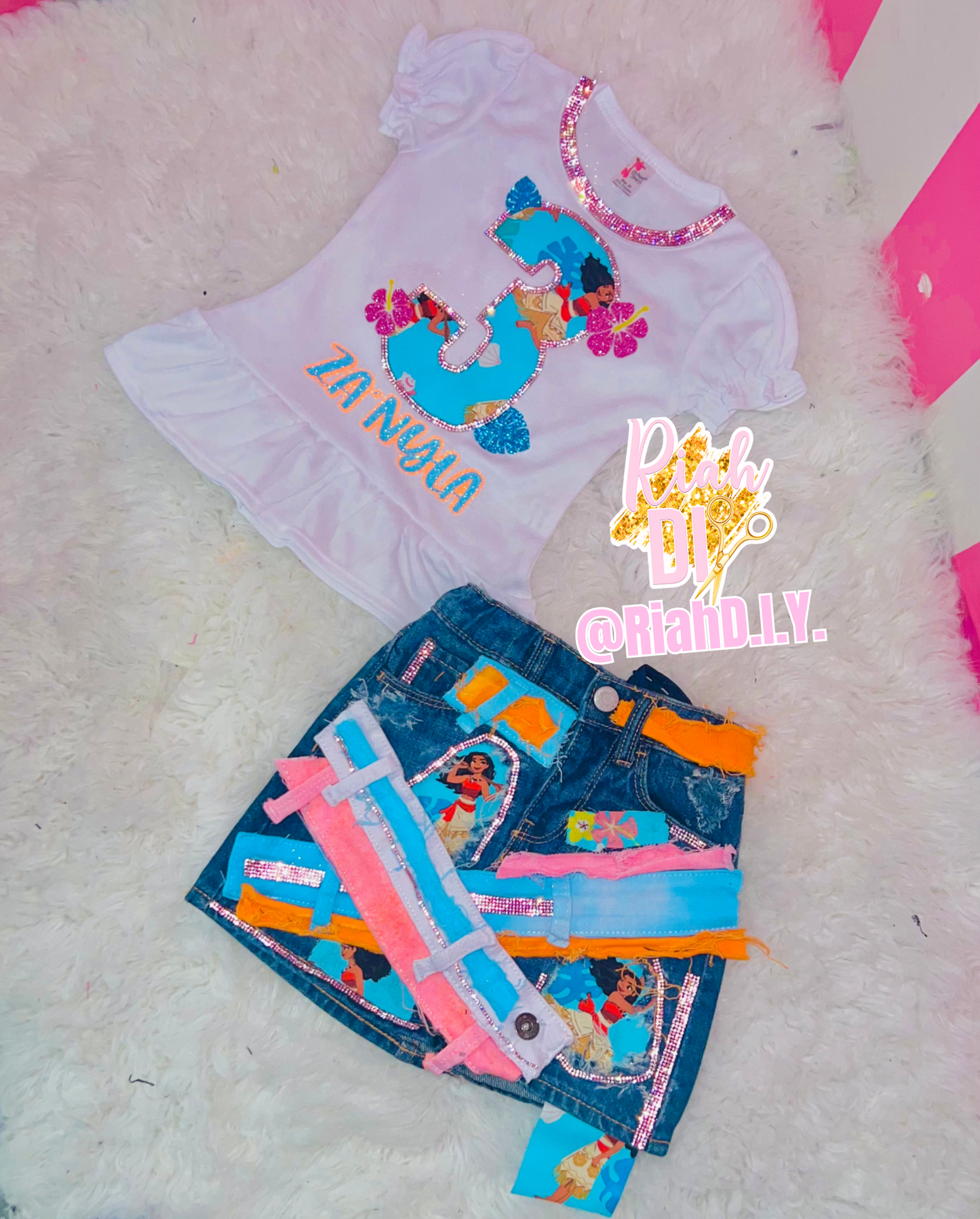Conjunto de falda vaquera con personajes