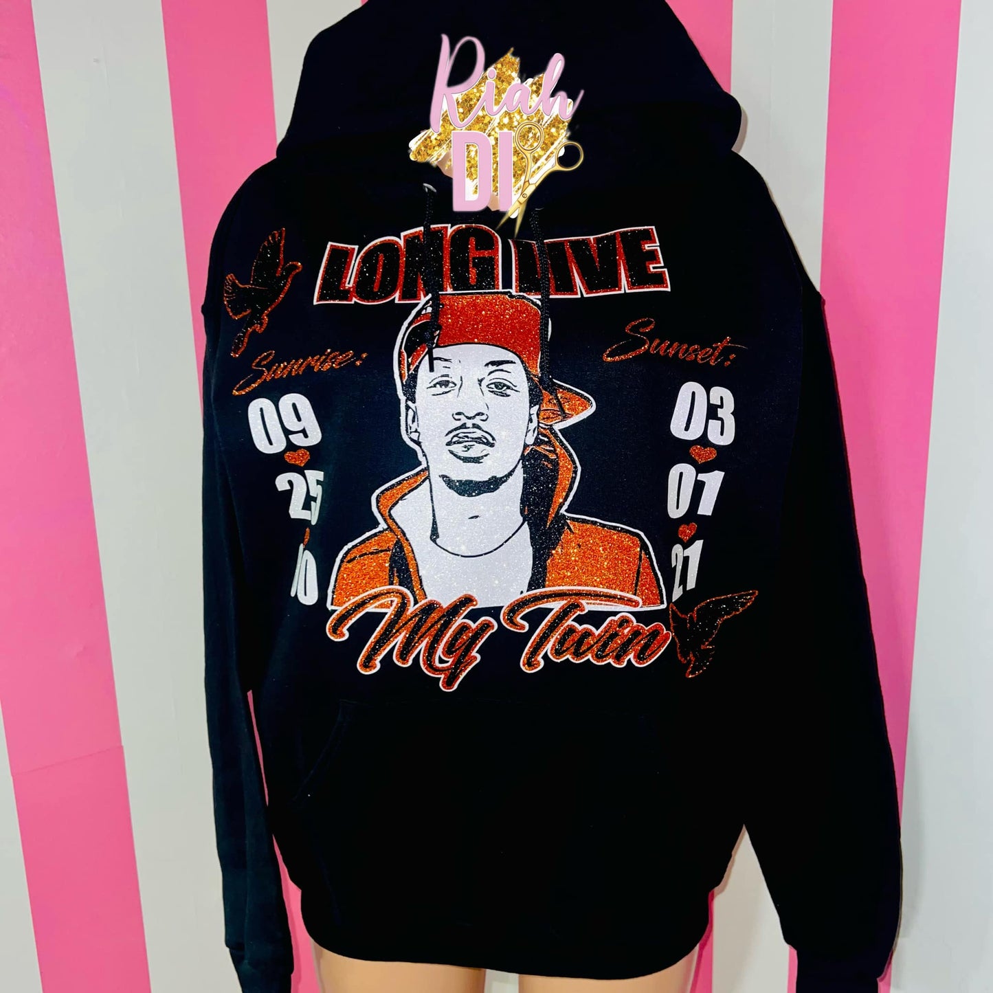 Sudadera con capucha y cara brillante