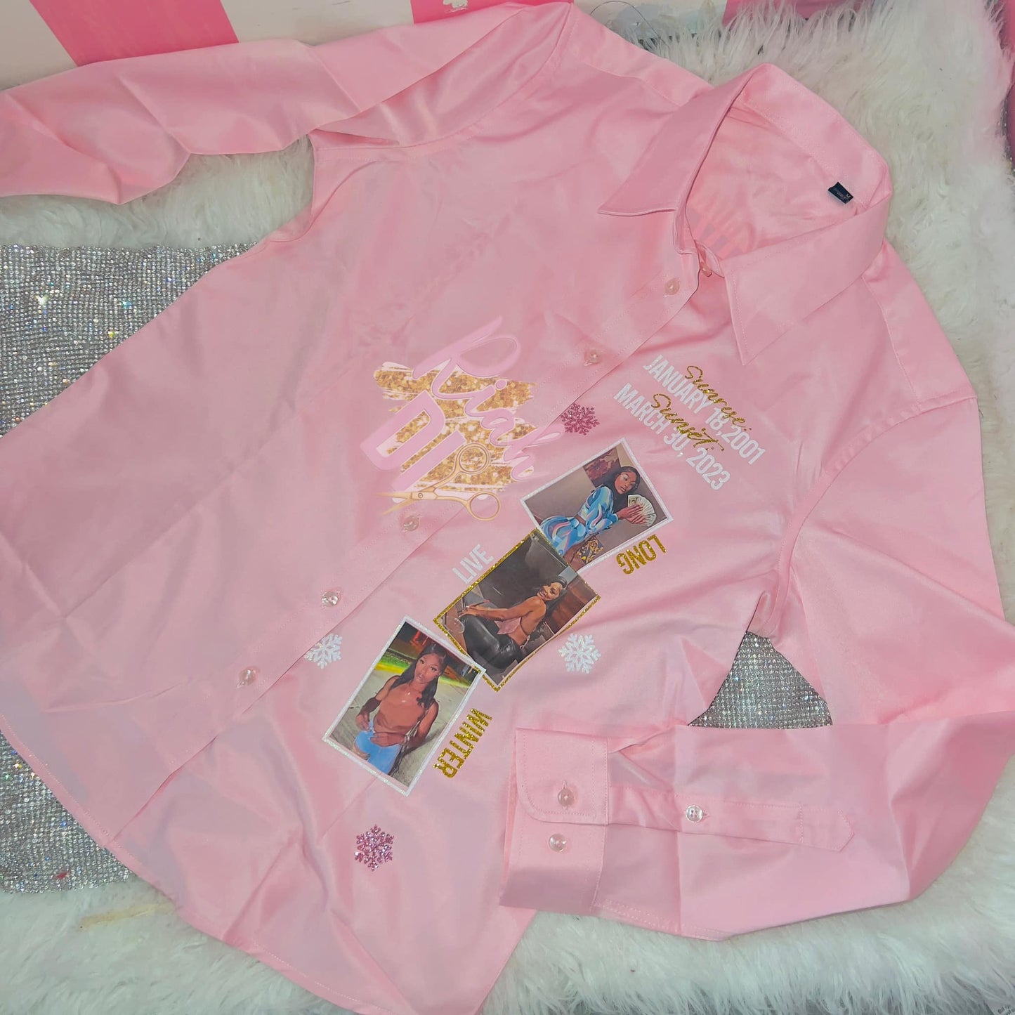 Camisa con botones y cara brillante con 3 imágenes al frente