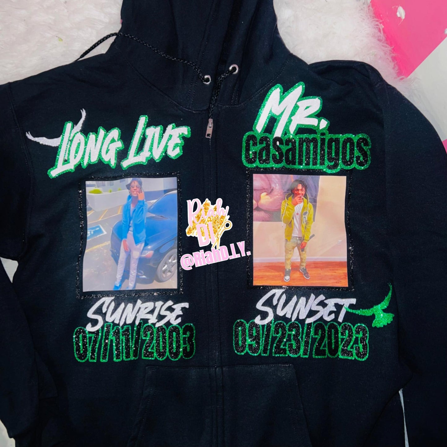 Sudadera básica con capucha y cremallera frontal con dos imágenes