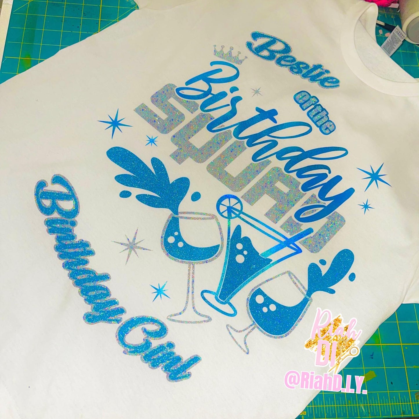 Camiseta de cumpleaños detallada para adultos