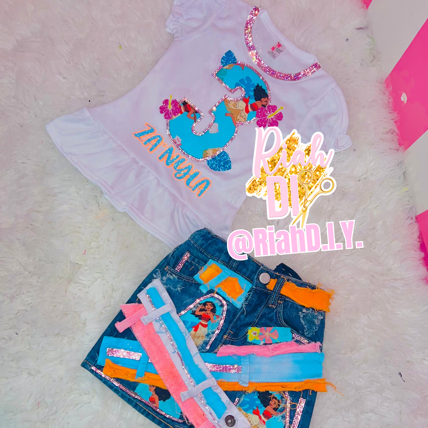 Conjunto de falda vaquera con personajes