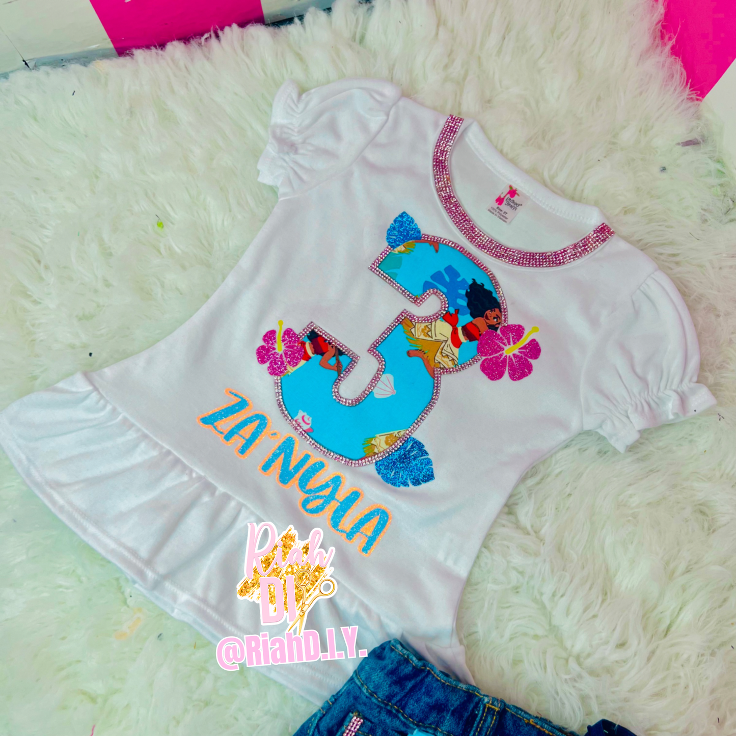 Conjunto de falda vaquera con personajes