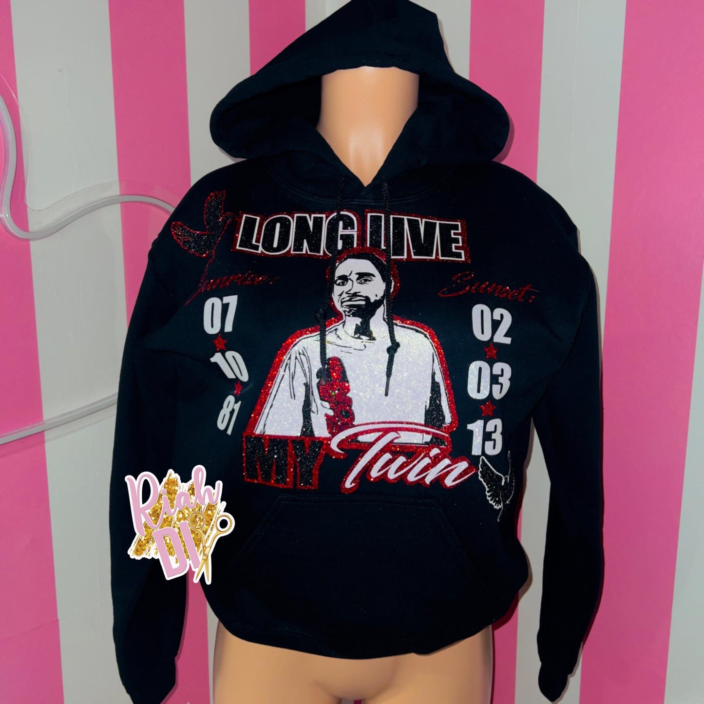 Sudadera con capucha y cara brillante