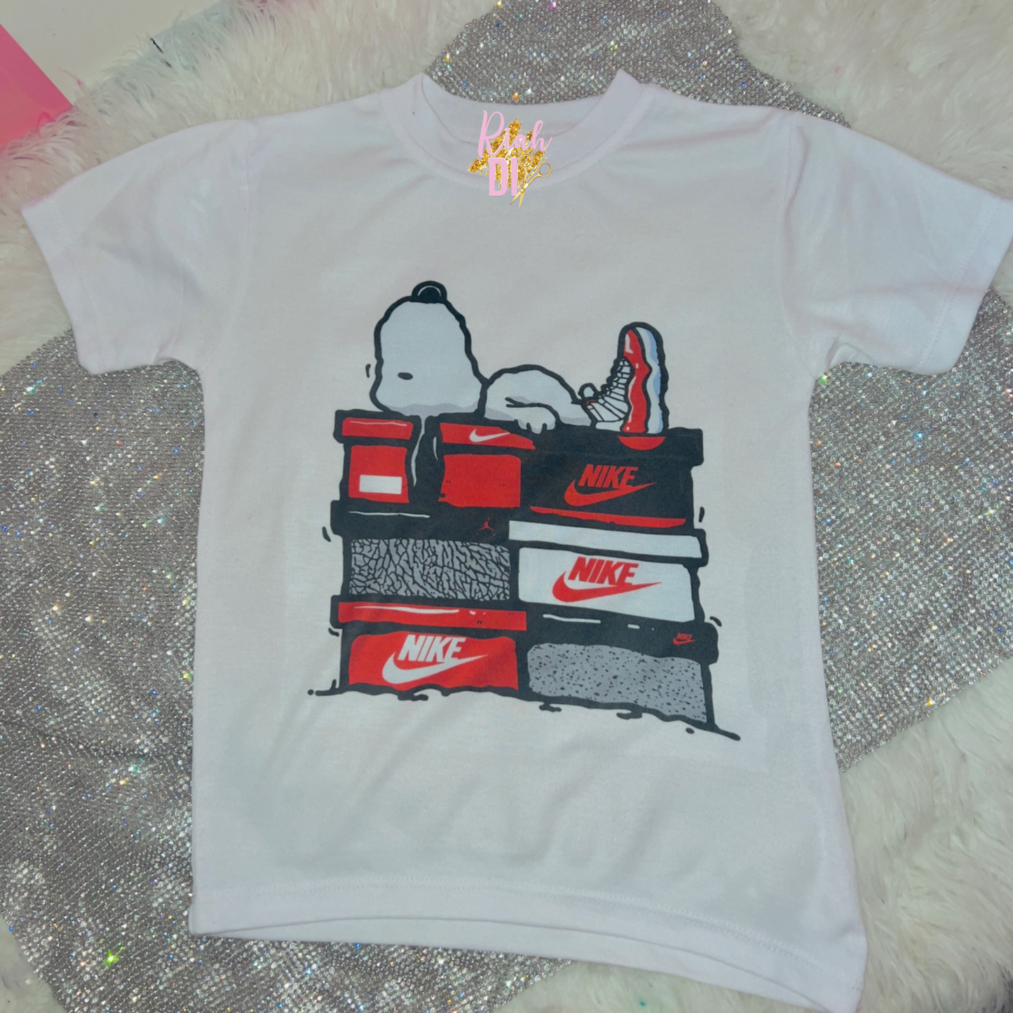 Camiseta Snoop Shoe Stack Cherry 11