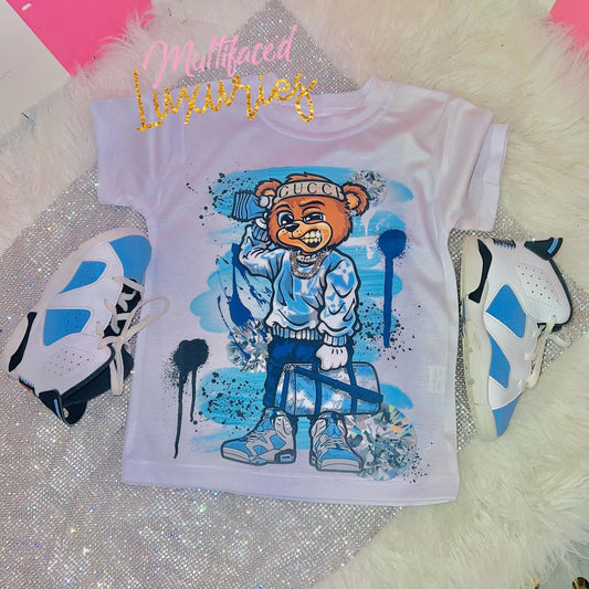 Nueva versión de la camiseta con gráfico de zapatillas