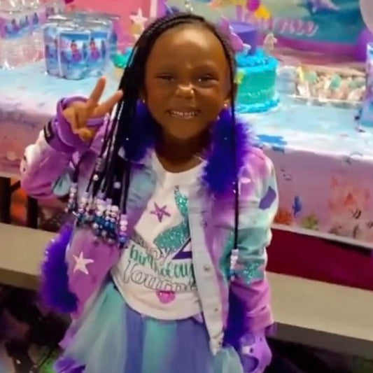 Chaqueta y camiseta vaquera para niña