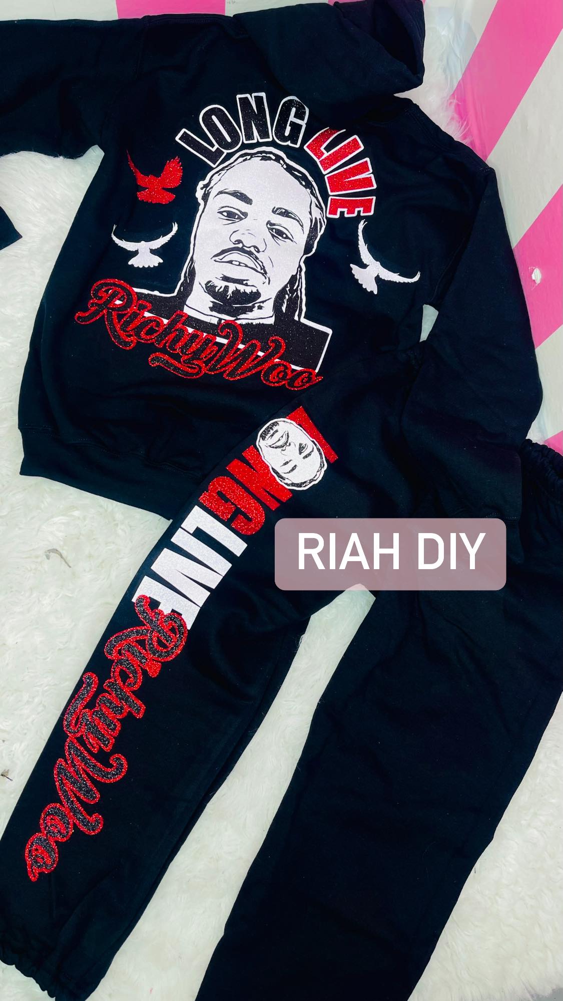 (JÓVENES) Sudadera con capucha Crescent Joggy con cara detallada y brillante