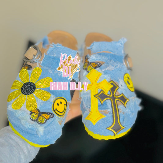Zuecos de mezclilla con diseño de girasol y patchwork