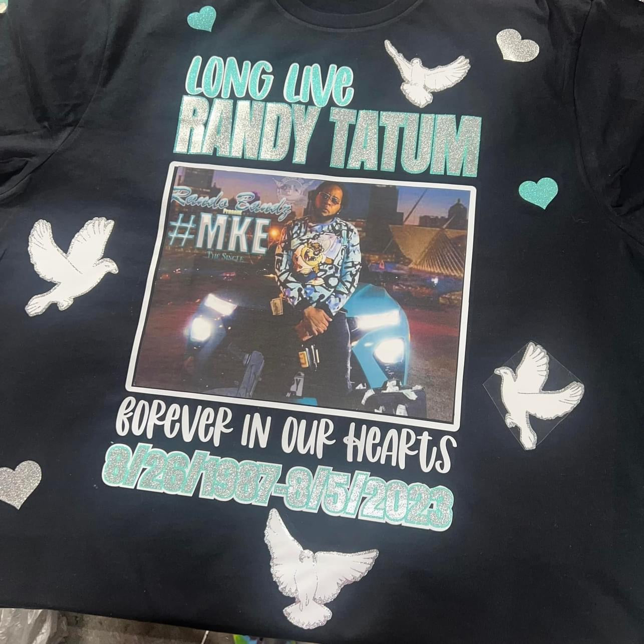 Más que una camiseta conmemorativa normal
