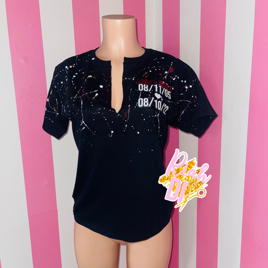 Camiseta con abertura y salpicaduras de pintura personalizada