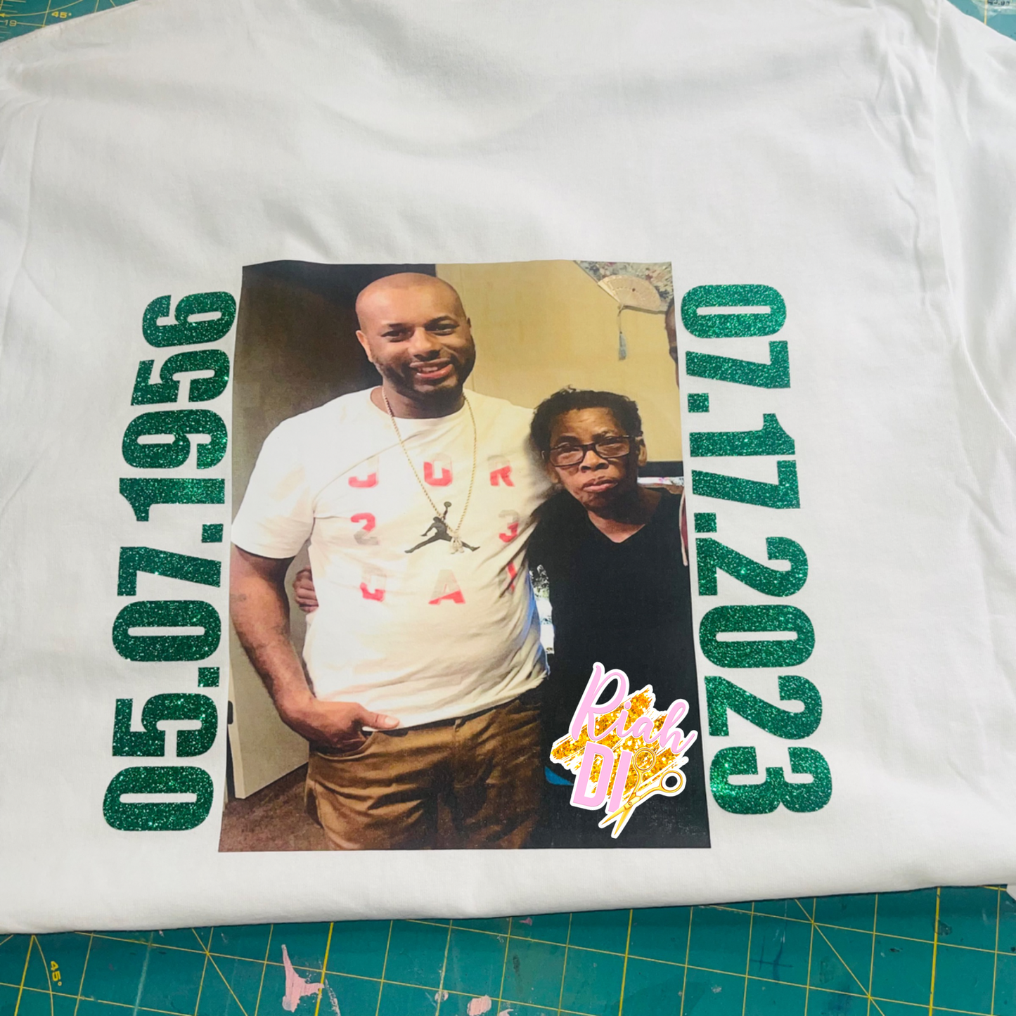 Camiseta conmemorativa regular