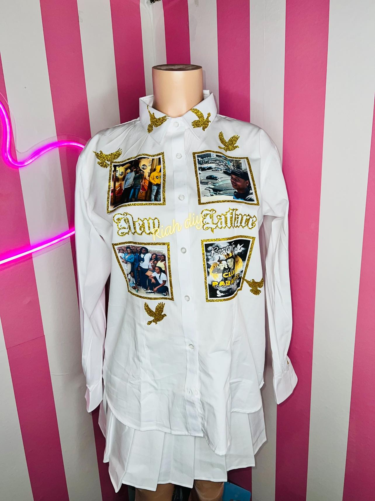 Camisa con botones y cara brillante con 4 imágenes al frente