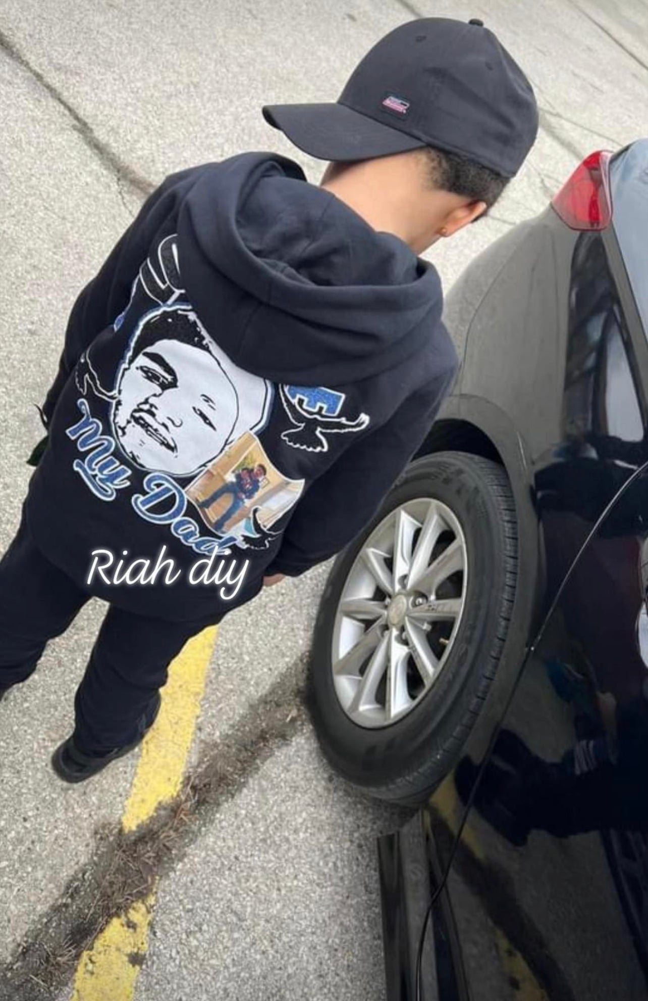 (JÓVENES) Sudadera con capucha Crescent Joggy con cara detallada y brillante