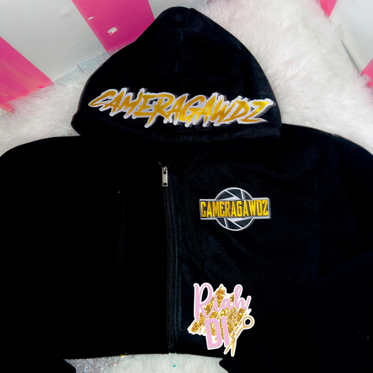 Sudadera con capucha y logotipo