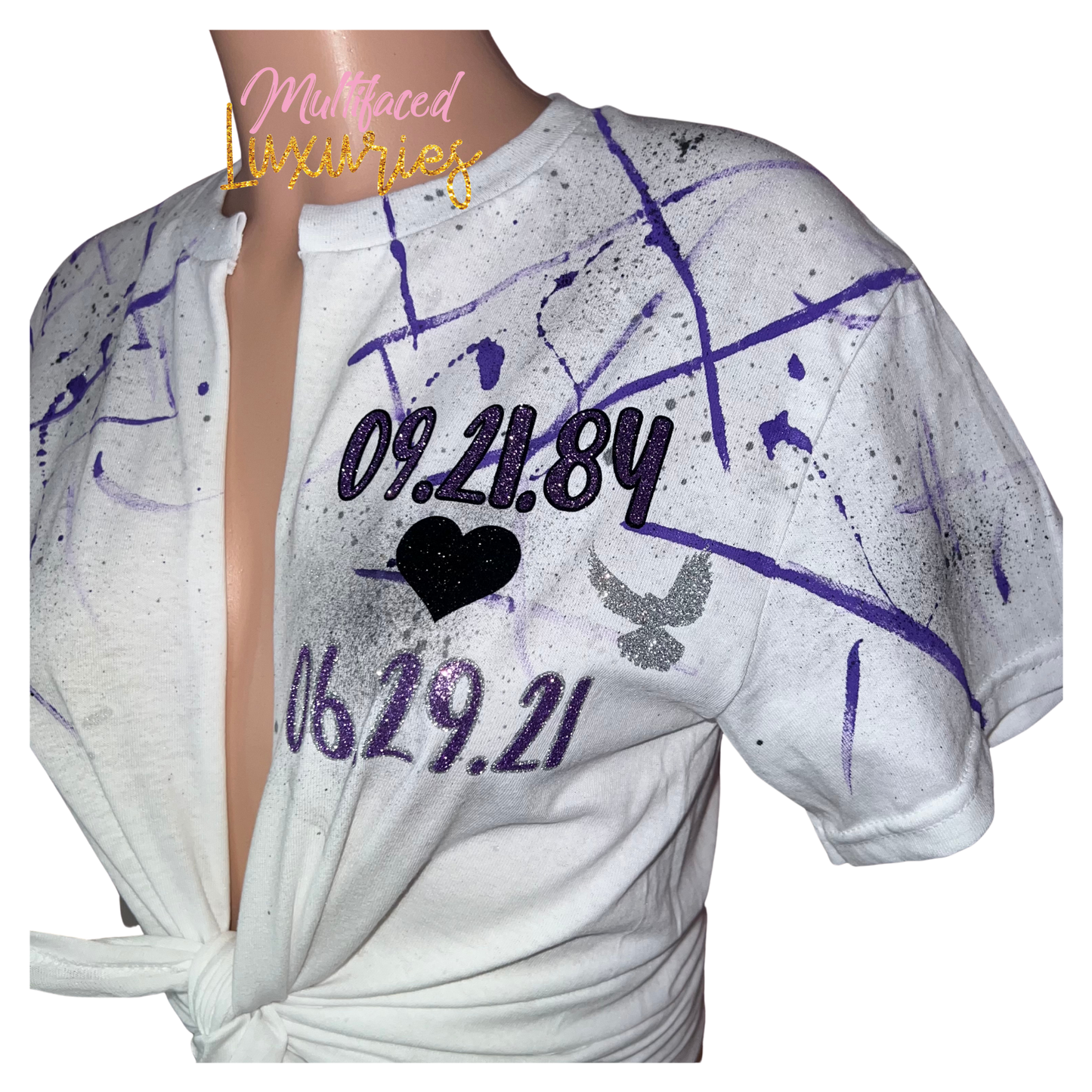 Camiseta con abertura y salpicaduras de pintura personalizada