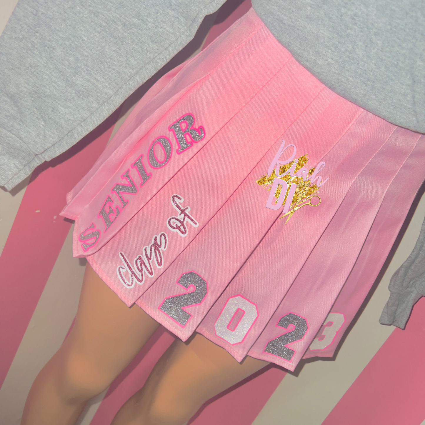 Conjunto de falda plisada con corazón curvo para seniors