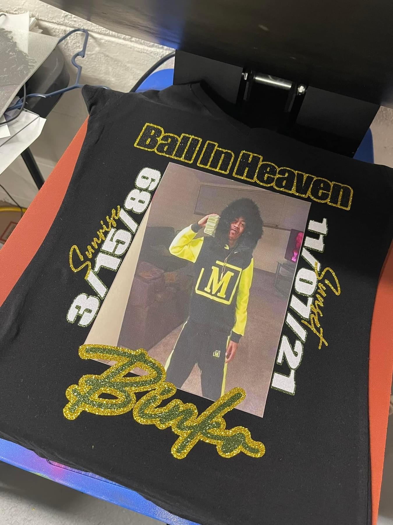 Camiseta conmemorativa regular